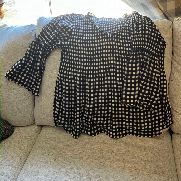 Black and White Spense Top - Picture 1 of 5